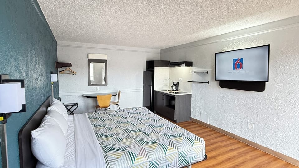 Egyptian cotton sheets, premium bedding, iron/ironing board, free WiFi