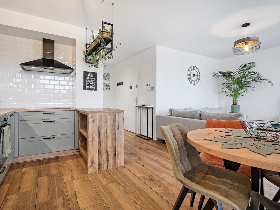 Fully Equipped Kitchen | Book Now with RENTUJEMY.COM