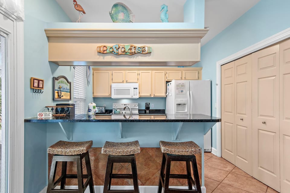 House, Multiple Beds (Ocean Dreams) | Private kitchen | Oven, toaster