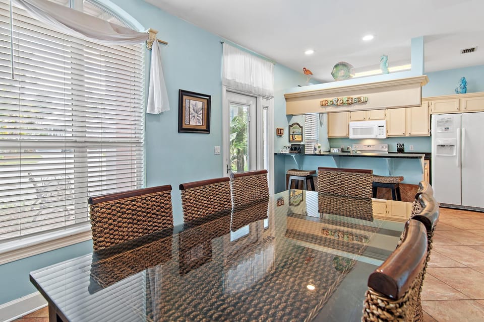 House, Multiple Beds (Ocean Dreams) | Dining