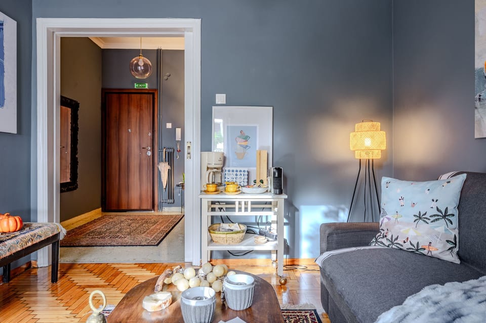 House | 1 bedroom, desk, soundproofing