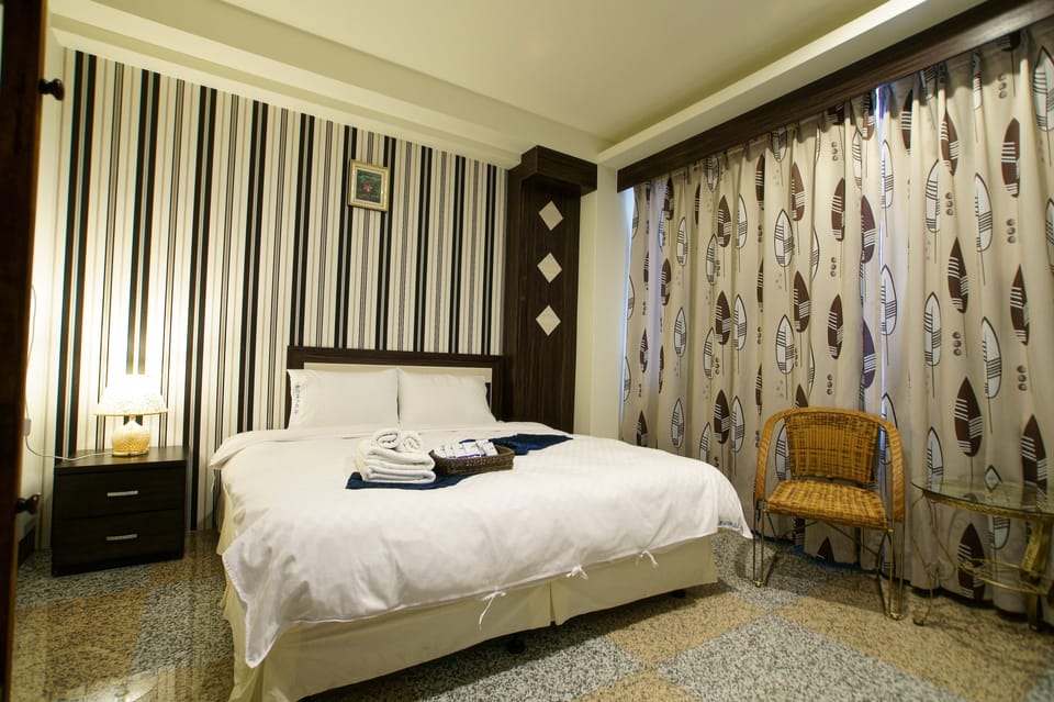 Double Room (Sweet) | Desk, soundproofing, rollaway beds, free WiFi