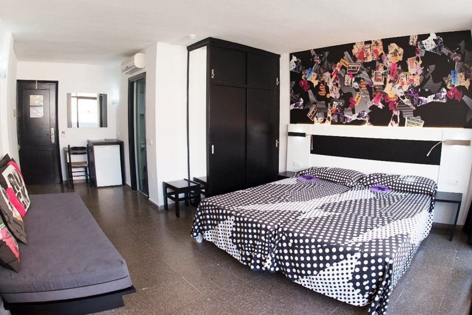 Desk, WiFi (free), bed sheets