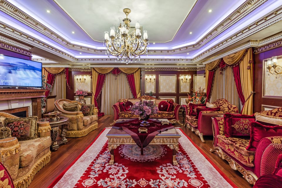 Royal Suite, 2 Bedrooms | Living area
