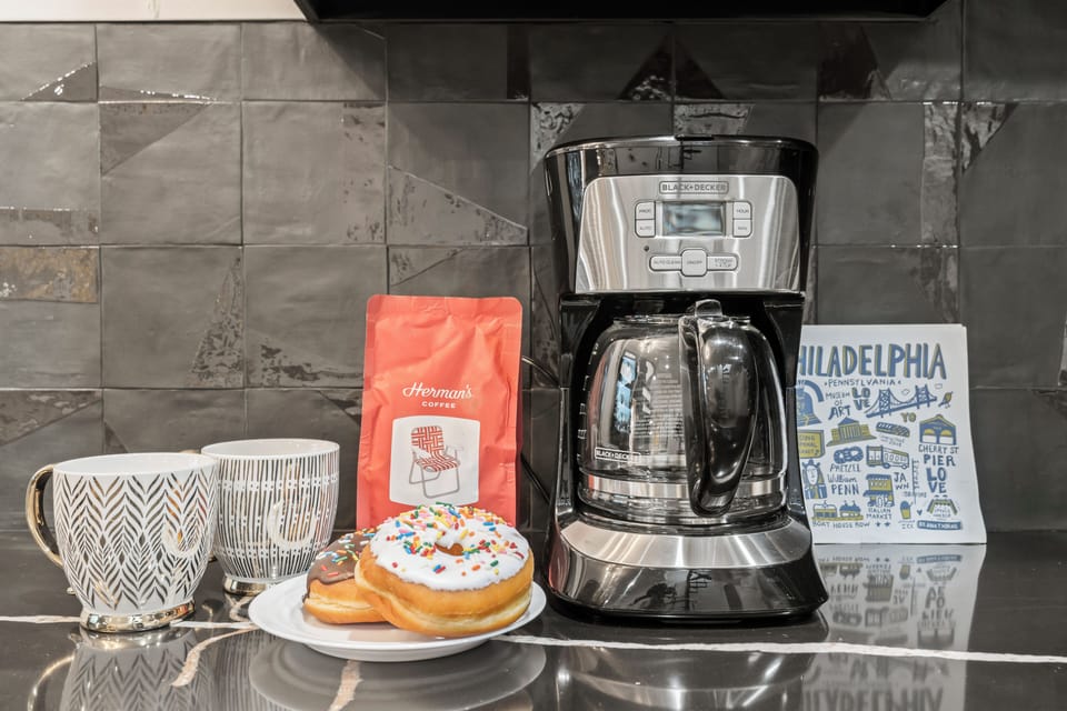 Condo | Private kitchen | Coffee/tea maker, electric kettle
