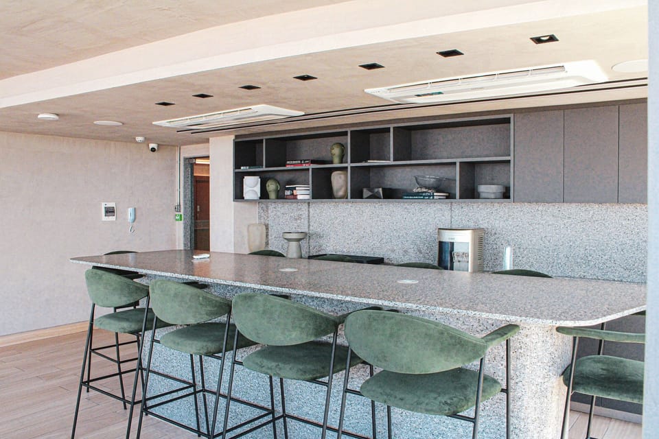Basic Apartment | Dining