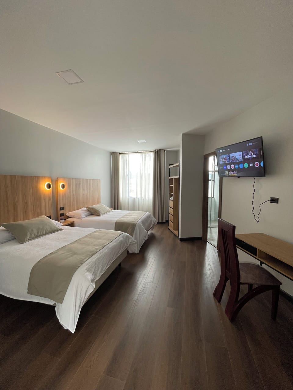Deluxe Twin Room | Desk, laptop workspace, WiFi (free)