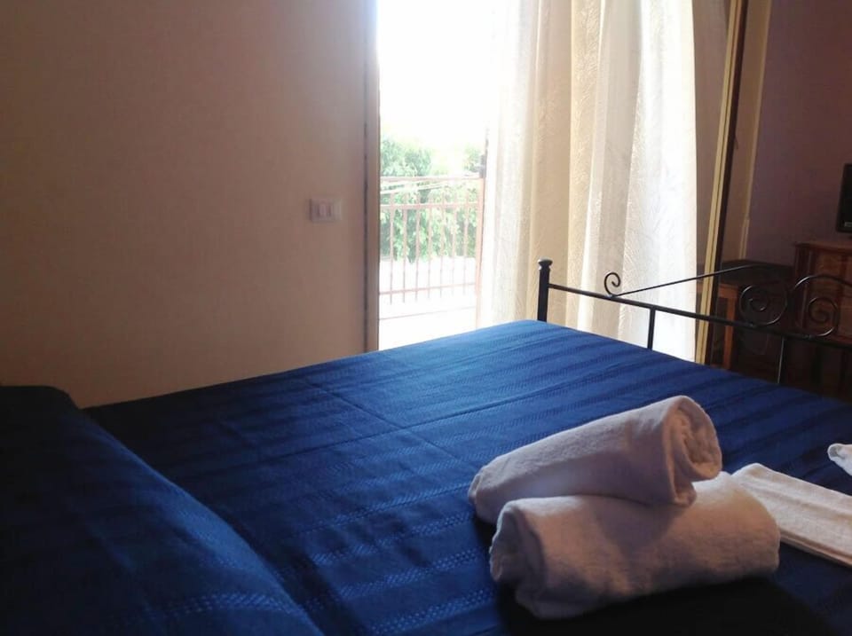 Apartment, 1 Bedroom | Premium bedding, minibar, desk, soundproofing
