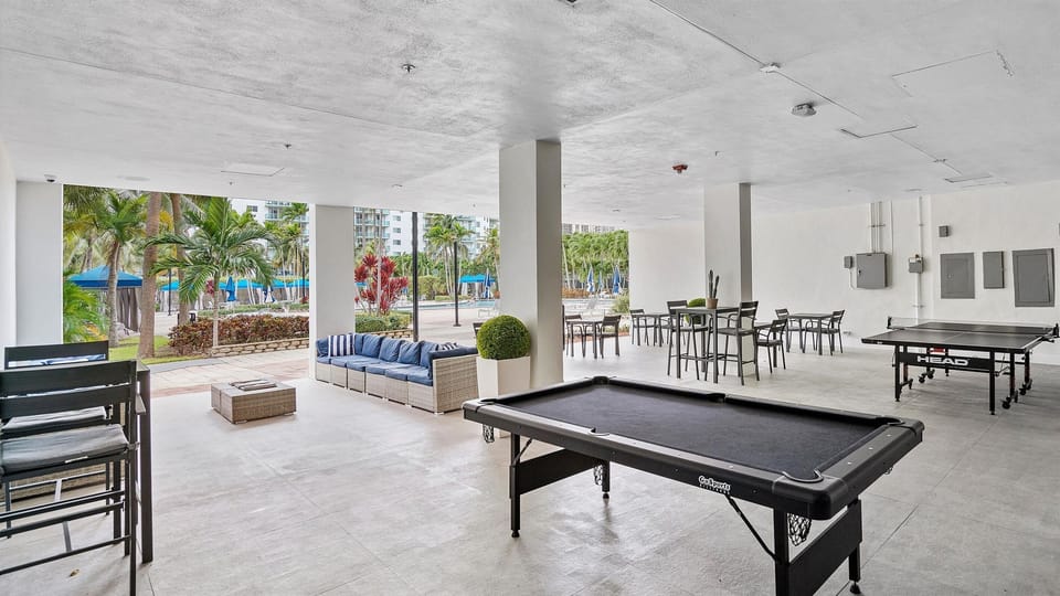 Billiard by the Pool