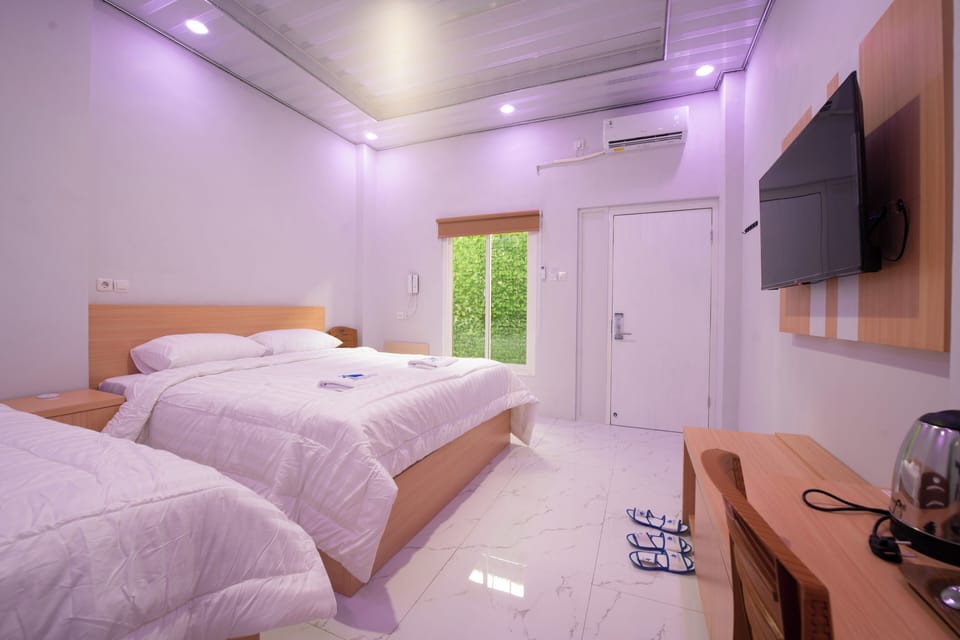 Family Triple Room | Free WiFi, bed sheets