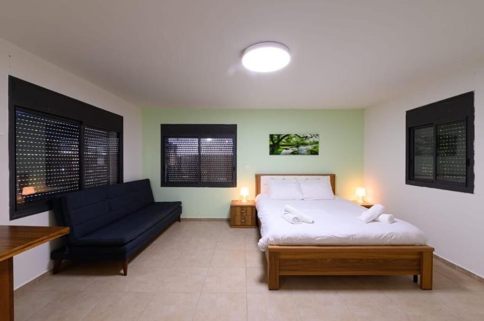 Basic Double Room | Free WiFi, bed sheets