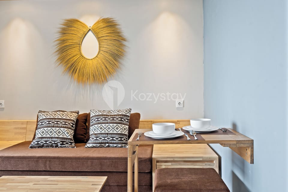 Apartment, 1 Bedroom, City View | Dining room