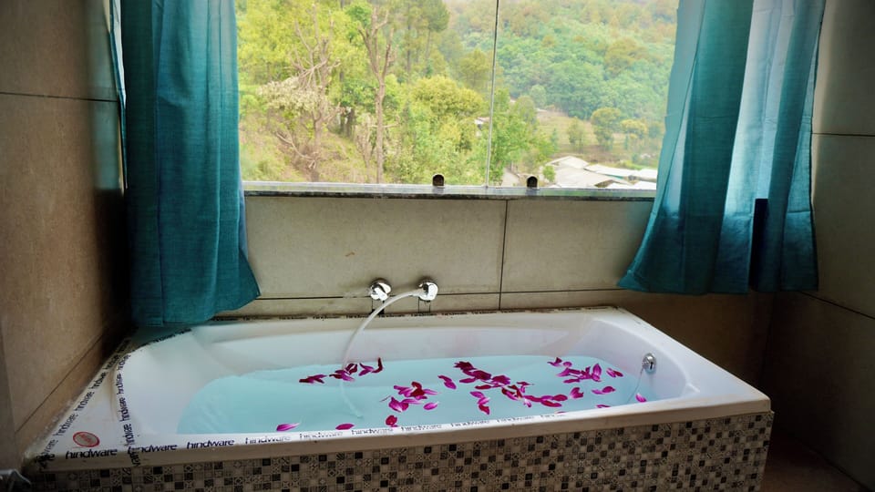King Room | Jetted tub