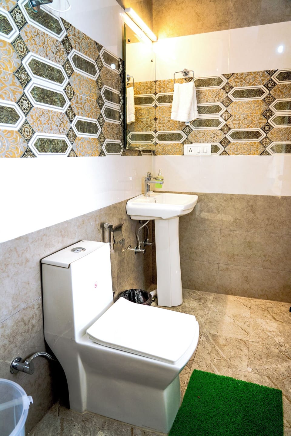 Superior Double Room | Accessible bathroom