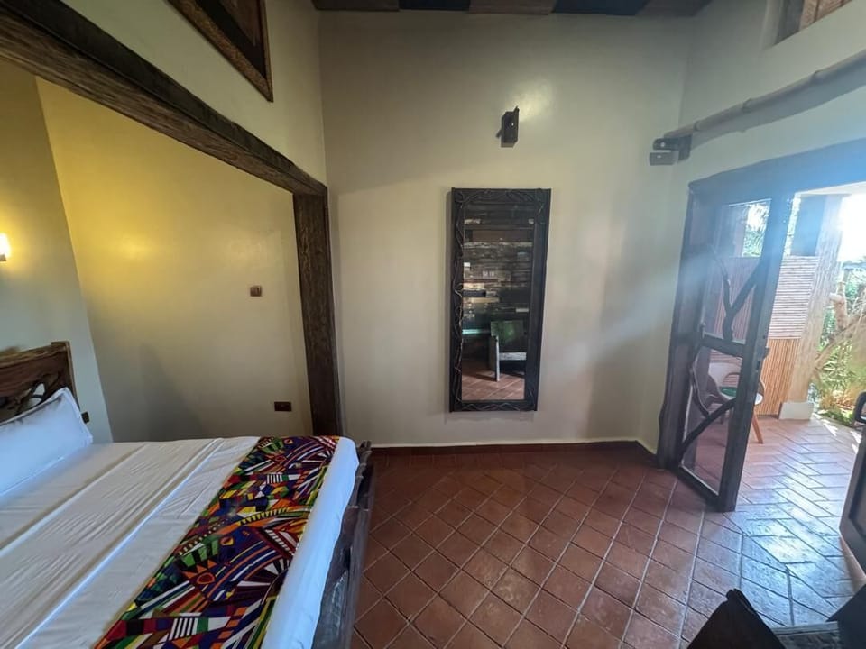 Family Triple Room, City View | Laptop workspace, soundproofing, iron/ironing board, free WiFi