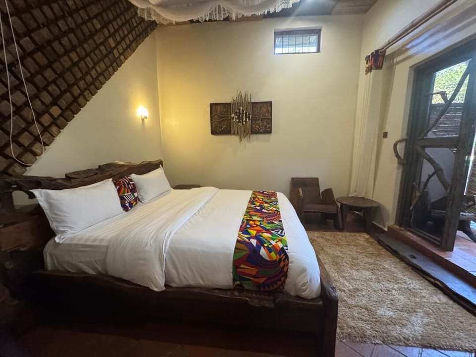 Economy Single Room | Laptop workspace, soundproofing, iron/ironing board, free WiFi