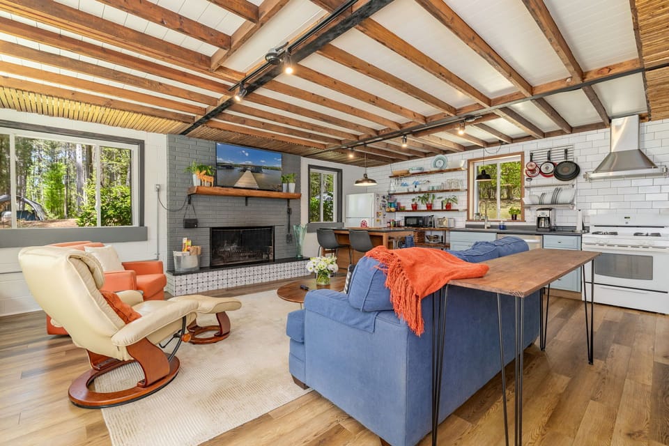 Bright beams and rich colors create a perfect retreat for relaxation and fun!