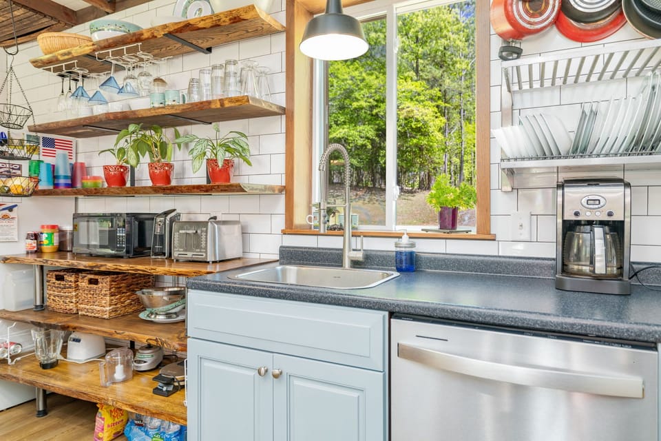 Fully furnished kitchen
