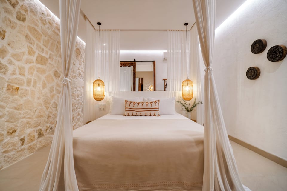 Standard Room | Premium bedding, pillowtop beds, minibar, desk