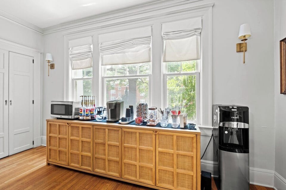 Help yourself to any dishes, coffee, water, etc. in our dining room! Microwave access available