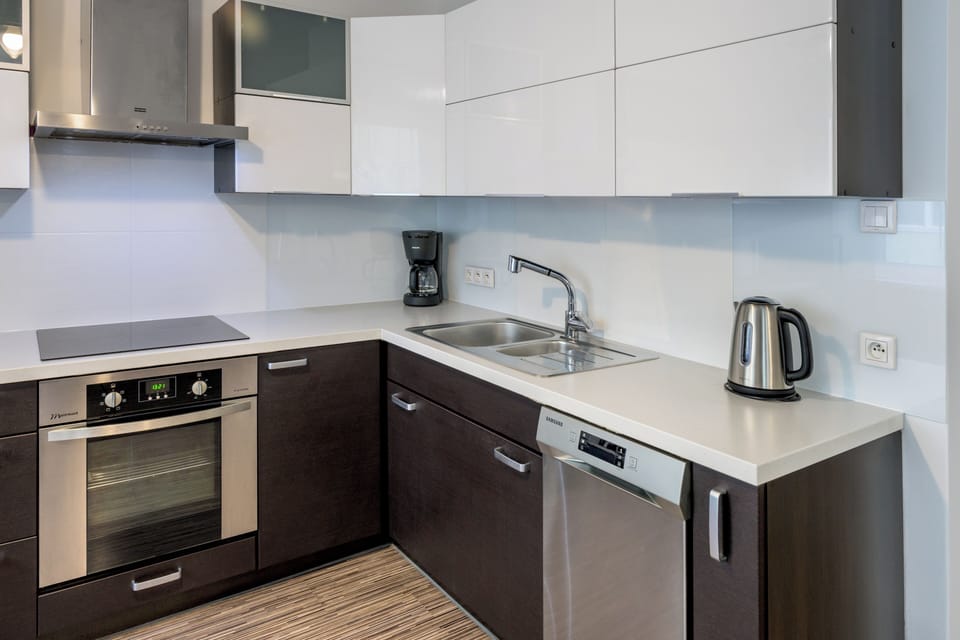 Apartment, Balcony | Private kitchenette | Electric kettle