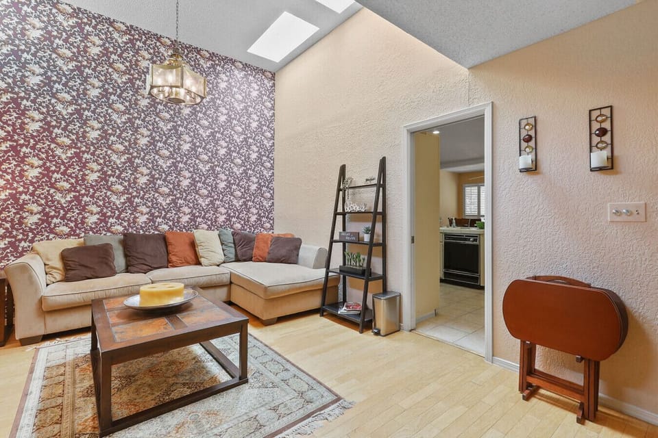 2nd Living Room/ Tv