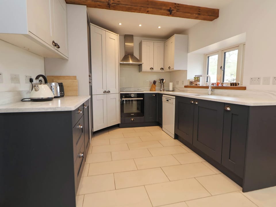 Dishwasher, cookware/dishes/utensils