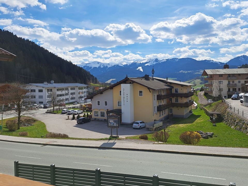 Building, Residential Area, House, Town, Home, Human Settlement, Urban Design, Hill Station, Apartment, Mountain Range
