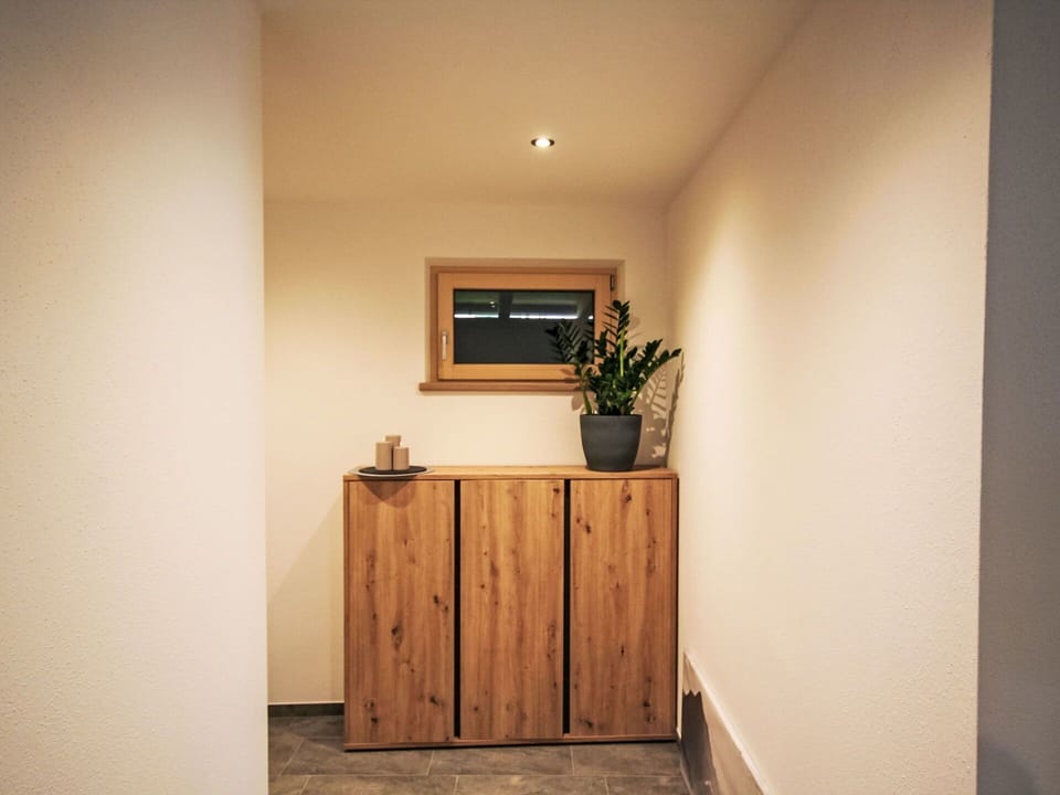 Wall, Wood, Interior Design, Flooring, Floor, Furniture, Ceiling, Lighting, Wood Flooring, Room