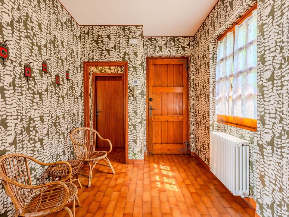 Flooring, Floor, Interior Design, Wood Stain, Wallpaper, Hardwood, Wood Flooring, Paint