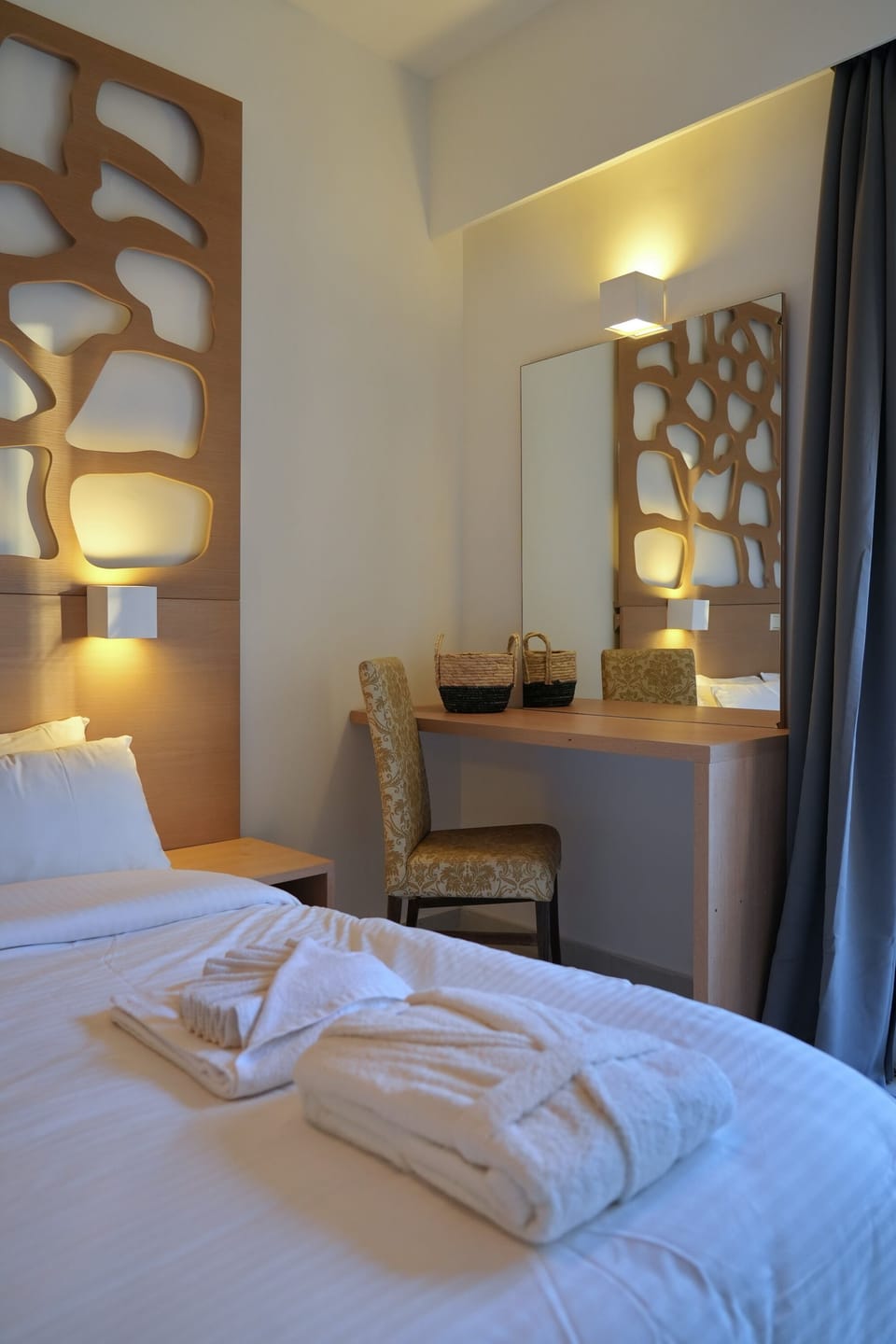 Comfort Double or Twin Room, Private Bathroom, Garden View | Desk, laptop workspace, free WiFi, bed sheets