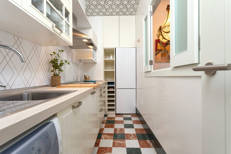 Apartment (1 Bedroom) | Private kitchen | Full-size fridge, microwave, stovetop, coffee/tea maker