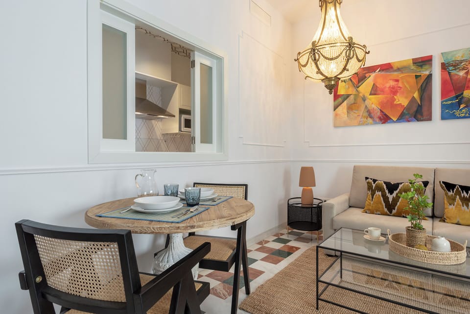 Apartment (1 Bedroom) | In-room dining