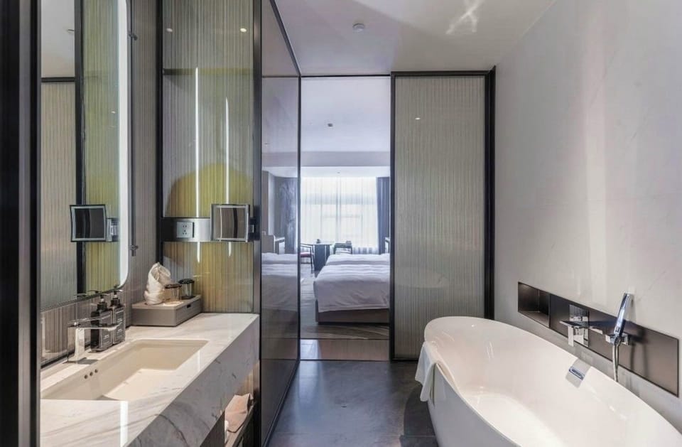 Executive Twin Room, Canal View | Bathroom | Slippers