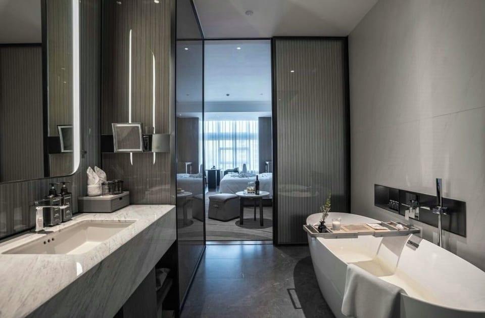 Executive Room, Canal View | Bathroom | Slippers