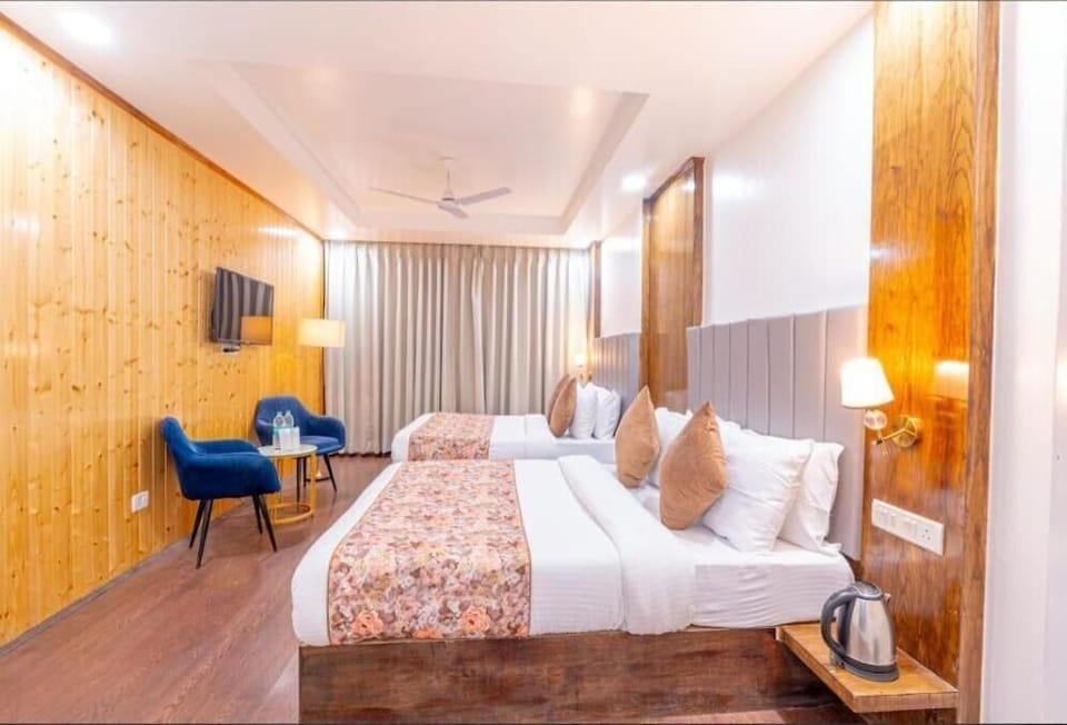 Family Room, Hill View | Egyptian cotton sheets, premium bedding, down comforters