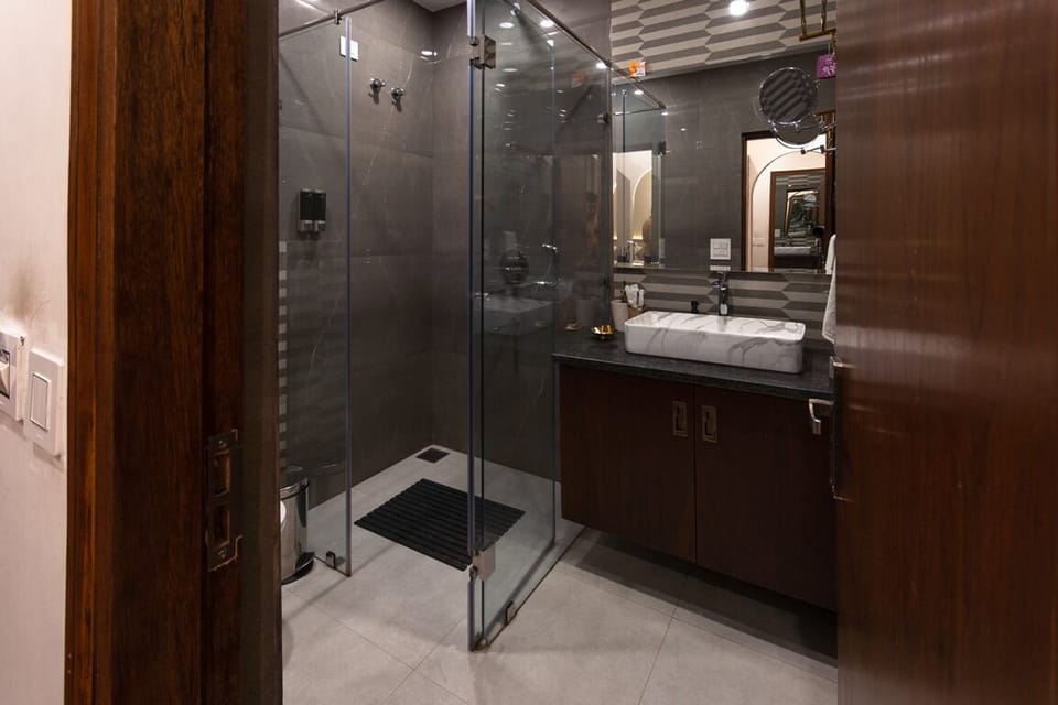 Superior Room | Bathroom | Towels
