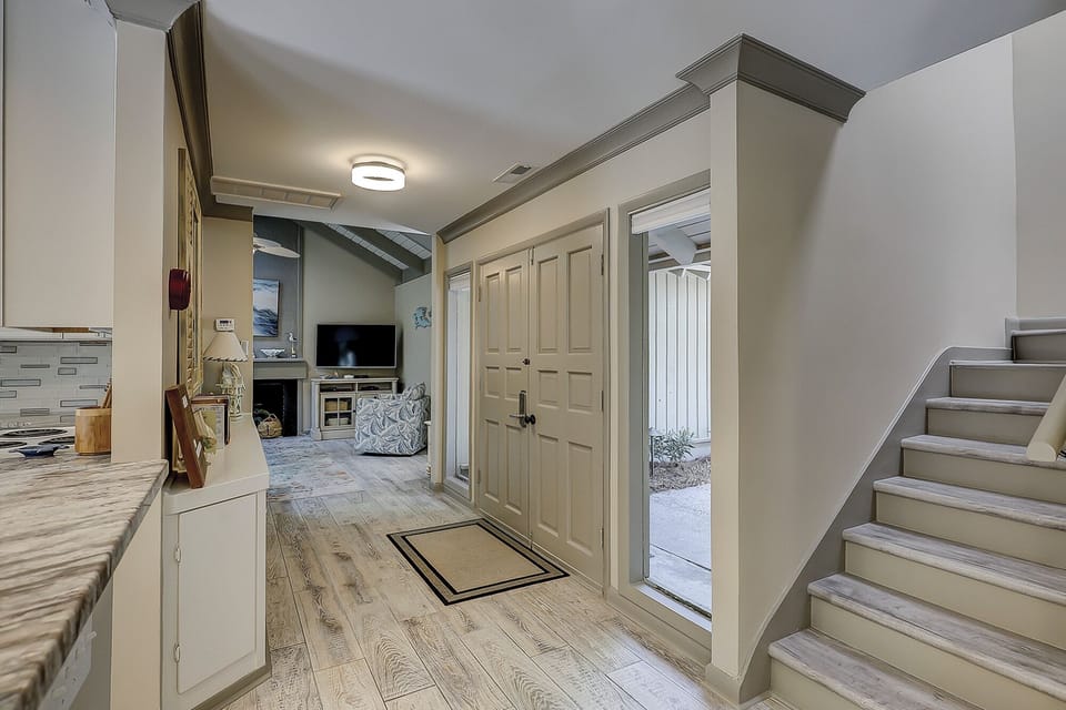 Stairs to 2nd Level