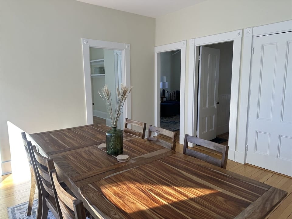 Dining Room leaving to Deck