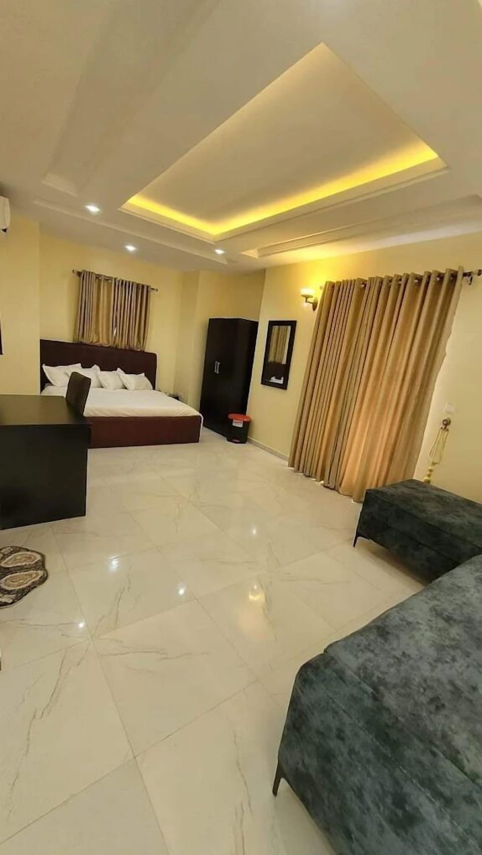 Executive Room, Courtyard View | Desk, laptop workspace