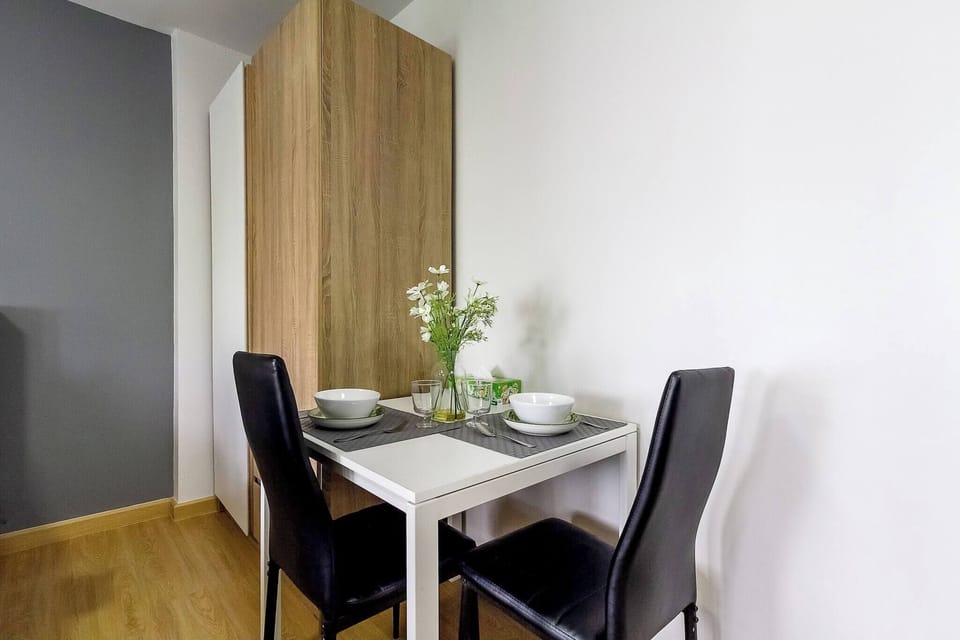 Condo, 1 Bedroom, City View | Dining room