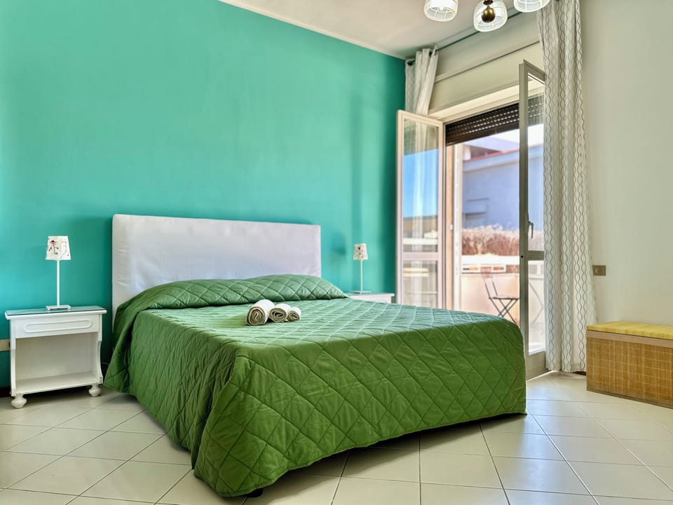 Deluxe Double Room, Balcony, City View | WiFi (free)