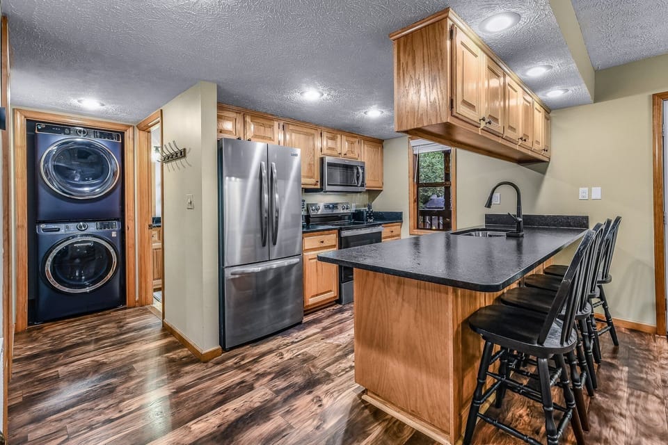 House, 3 Bedrooms | Private kitchen | Coffee/tea maker, fridge, oven, toaster