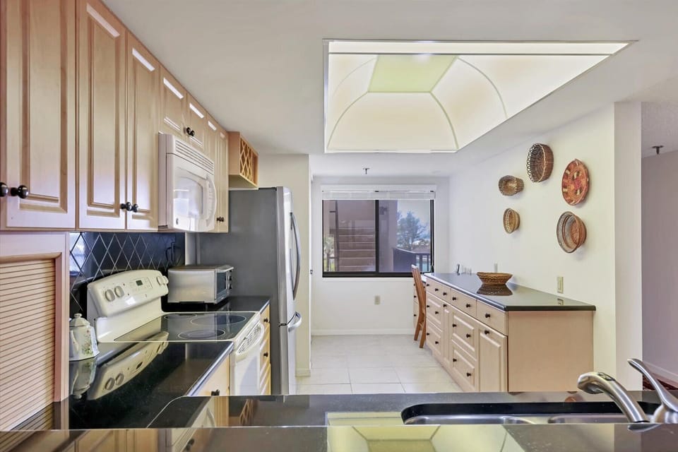 Buttonwood Cove 204B by FVC - Kitchen