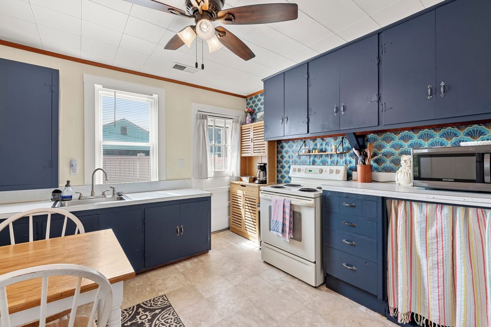 KDN3702: Sportsman Cottage | Kitchen