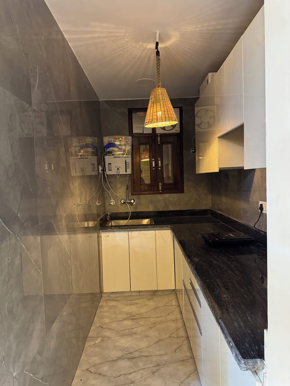 Superior Apartment, Pets Allowed, Garden View | Private kitchen | Shared fridge