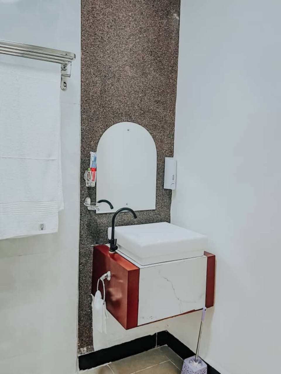 Shower, free toiletries, slippers, towels