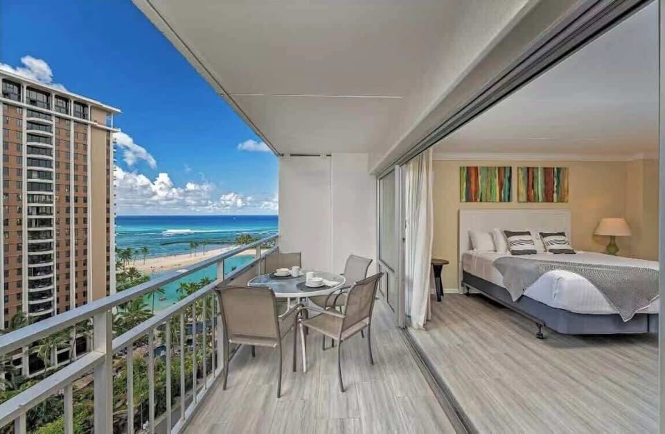 Apartment (1 Bedroom) | Beach/ocean view