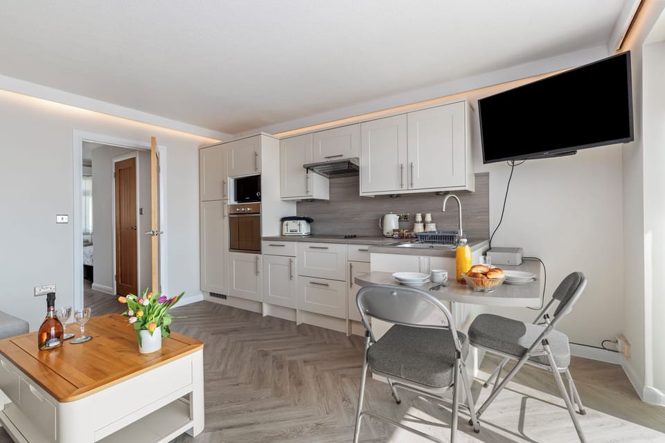 Sea Views, Parking, Beach Access