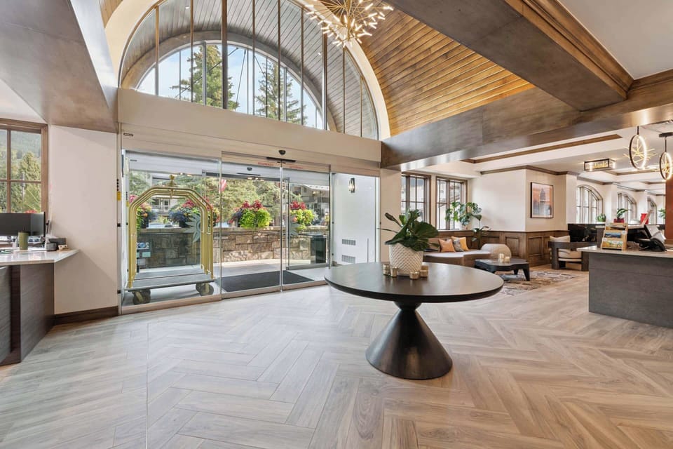 lodgetower-lobby-6280_54687495204_o